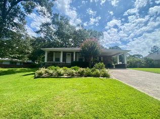 205 Fox Run Dr, Hattiesburg, MS 39402