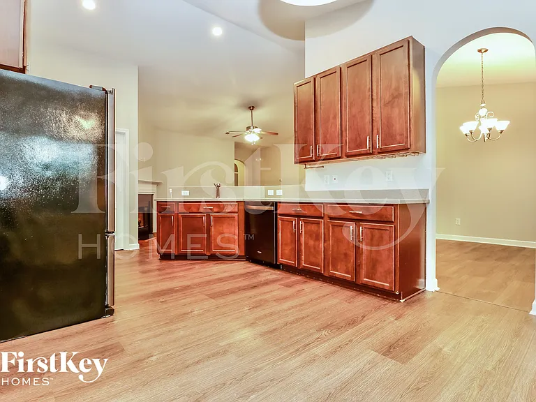 505 Crossland Dr — Photo 8