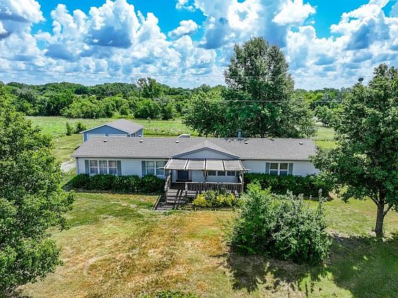 3rd image of 18156 SW Tawakoni Rd
