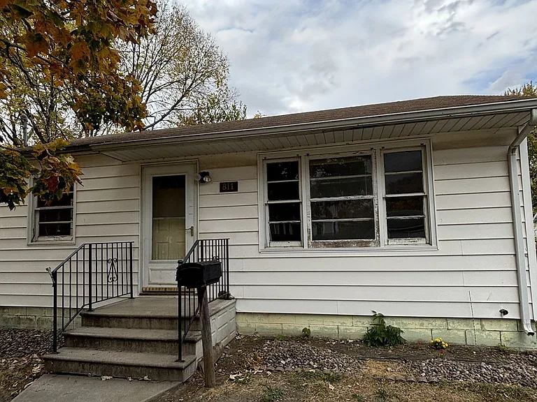 811 Allen St — Photo 1