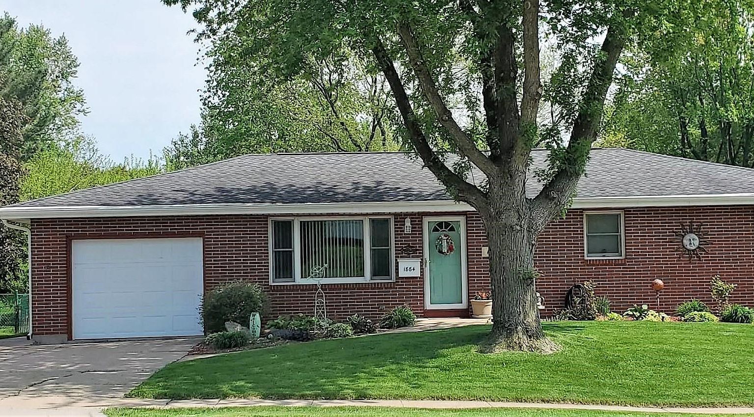 1884 Carter Rd, Dubuque, IA 52001 Zillow