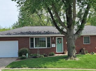 1884 Carter Rd, Dubuque, IA 52001