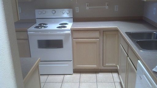 4th image of 2484 Sunridge Dr