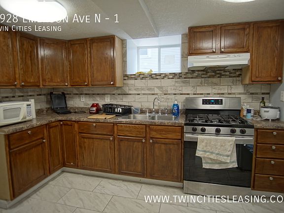 4th image of 2928 Emerson Ave N #1