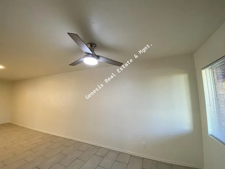 2803 E Lee St — Photo 10
