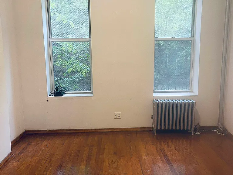 717 E 5th St #1B — Photo 1