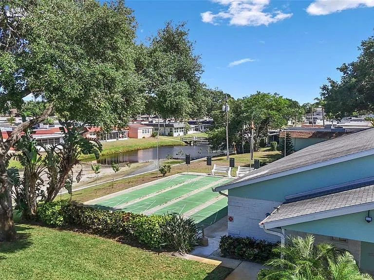 325 Sky Loch Dr W — Photo 34