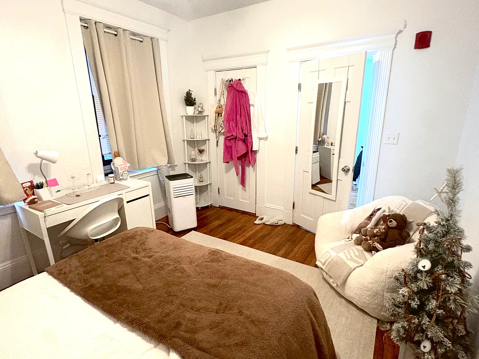 2 bed, 9999 sqft, $3,500 — Photo 3
