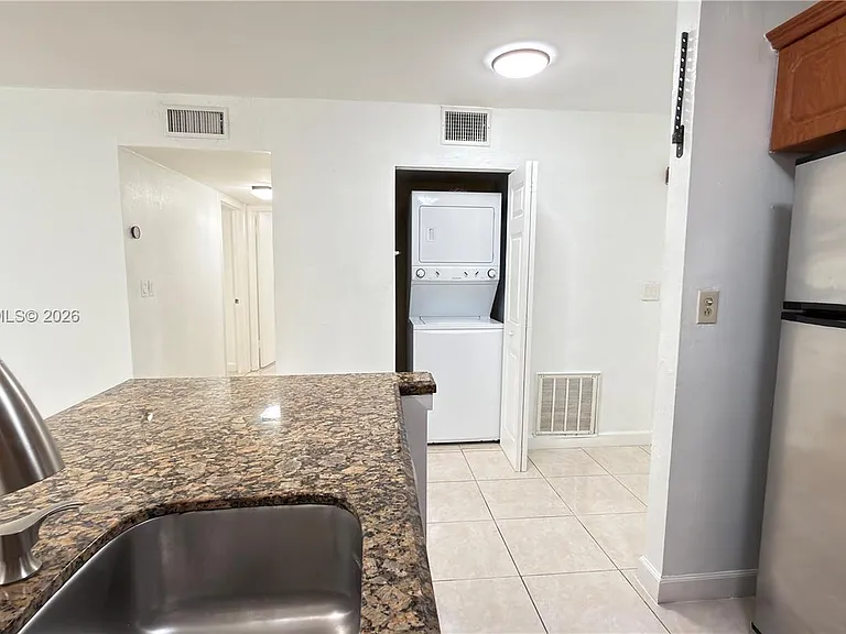 403 SW 148th Ave #3B — Photo 7