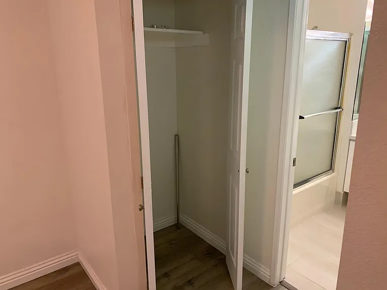 1726 Winona Blvd #107 — Photo 8