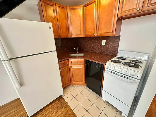 Rented by J PRESTON AND ASSOCIATES INC | media 19