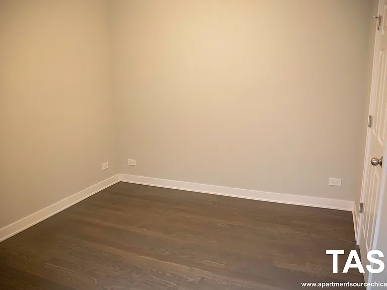 3833 N Keeler Ave — Photo 9