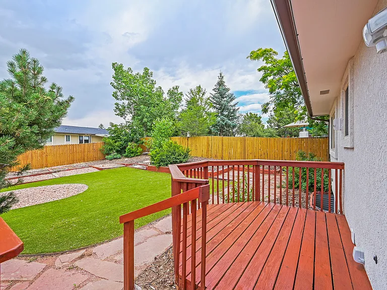 3018 Roche Dr N — Photo 39
