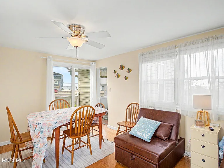 1022 S Green St — Photo 12