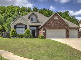 1612 N 5th St E, Broken Arrow, OK 74012