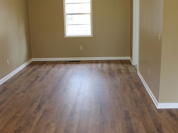 4th image of 2602 Redbud Dr