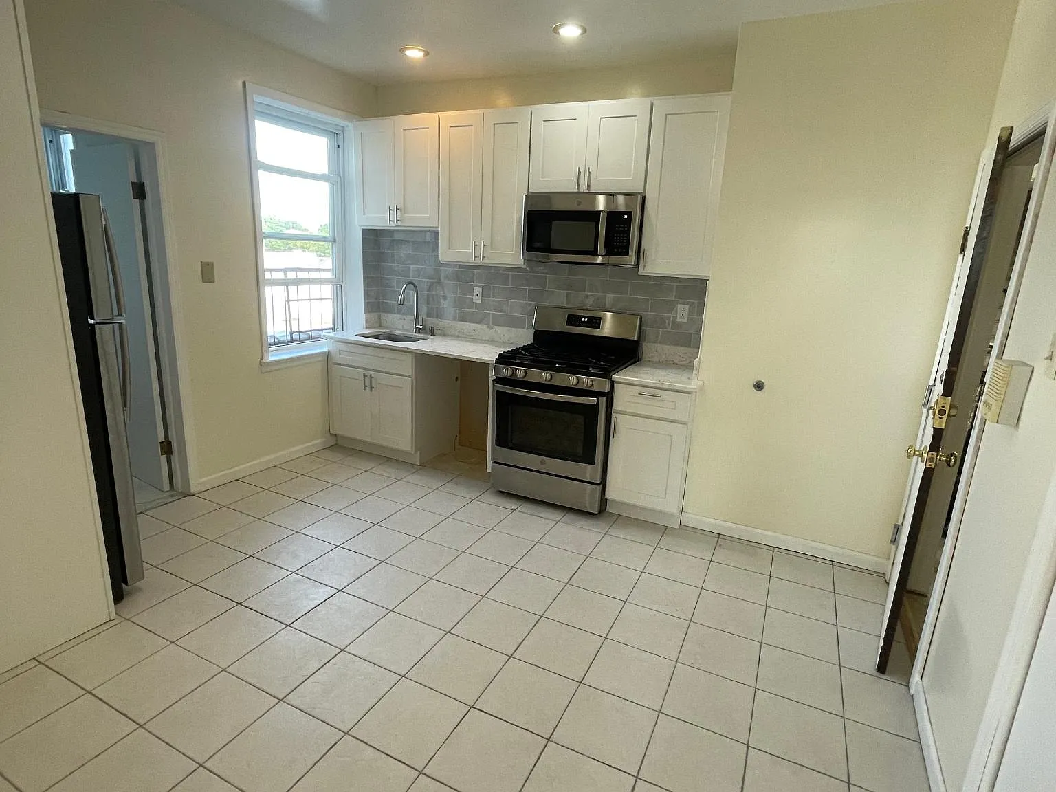1 bed, 500 sqft, $1,695 — Photo 2