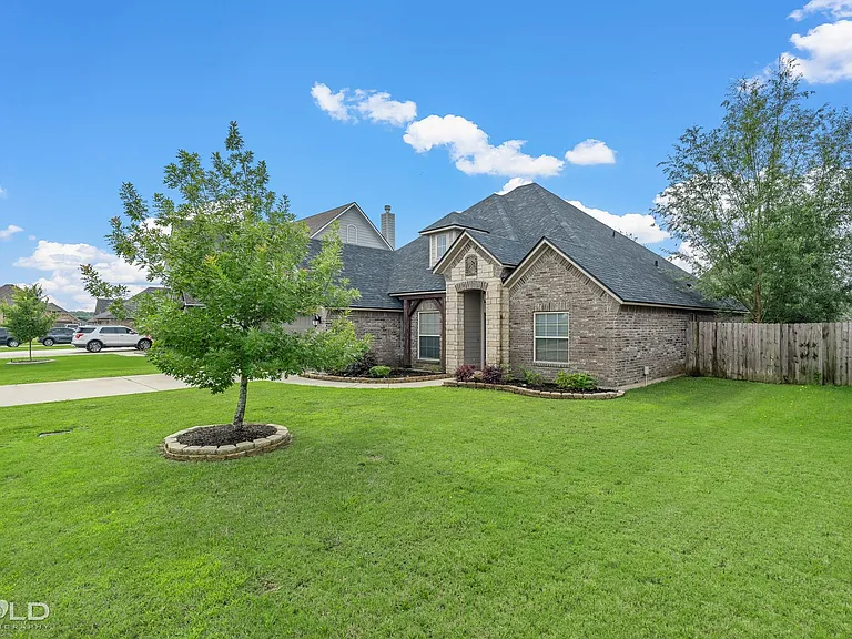 619 Labarre Ln — Photo 36