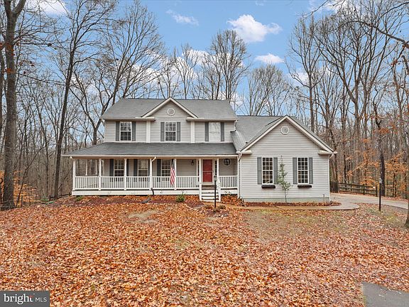 3rd image of 31 Bayberry Ln