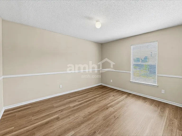 6804 Woodland Heights Dr — Photo 18