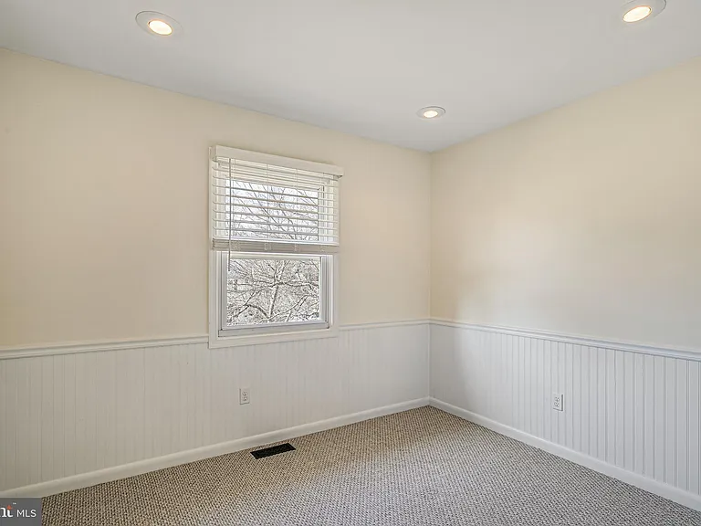 510 Retford Dr — Photo 20
