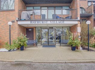 36 Hayhurst Rd #312, Brantford, ON N3R6Y9