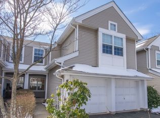7 Sycamore Ln, Randolph, NJ 07869