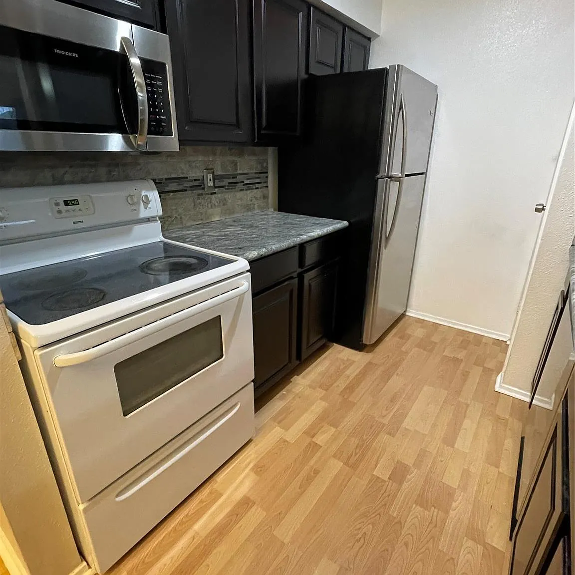 2 bed, 2.0 bath, 864 sqft, $1,400 — Photo 3