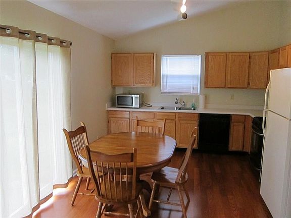 5th image of 5253 Waterton Lakes Dr