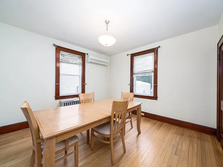 351 Somerset St — Photo 15