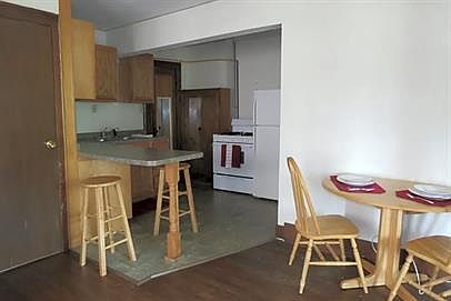 2nd image of 705 W Elm St #11262265