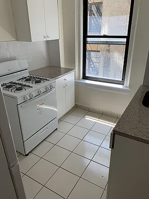 Rented by Roger Benayoun, LREB | media 7