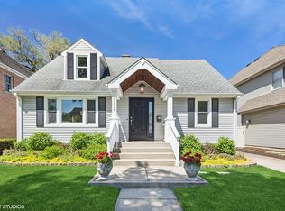 732 S Parkside Ave, Elmhurst, IL 60126