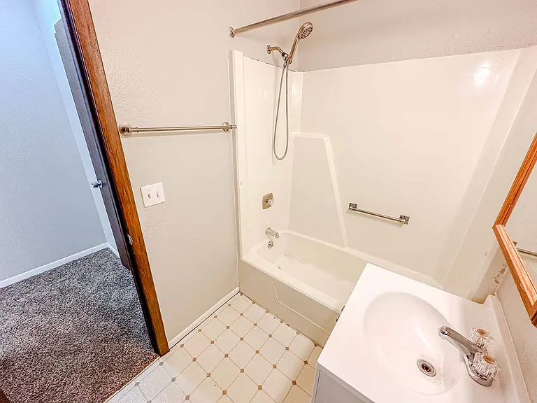 6730 Hill Ave — Photo 10