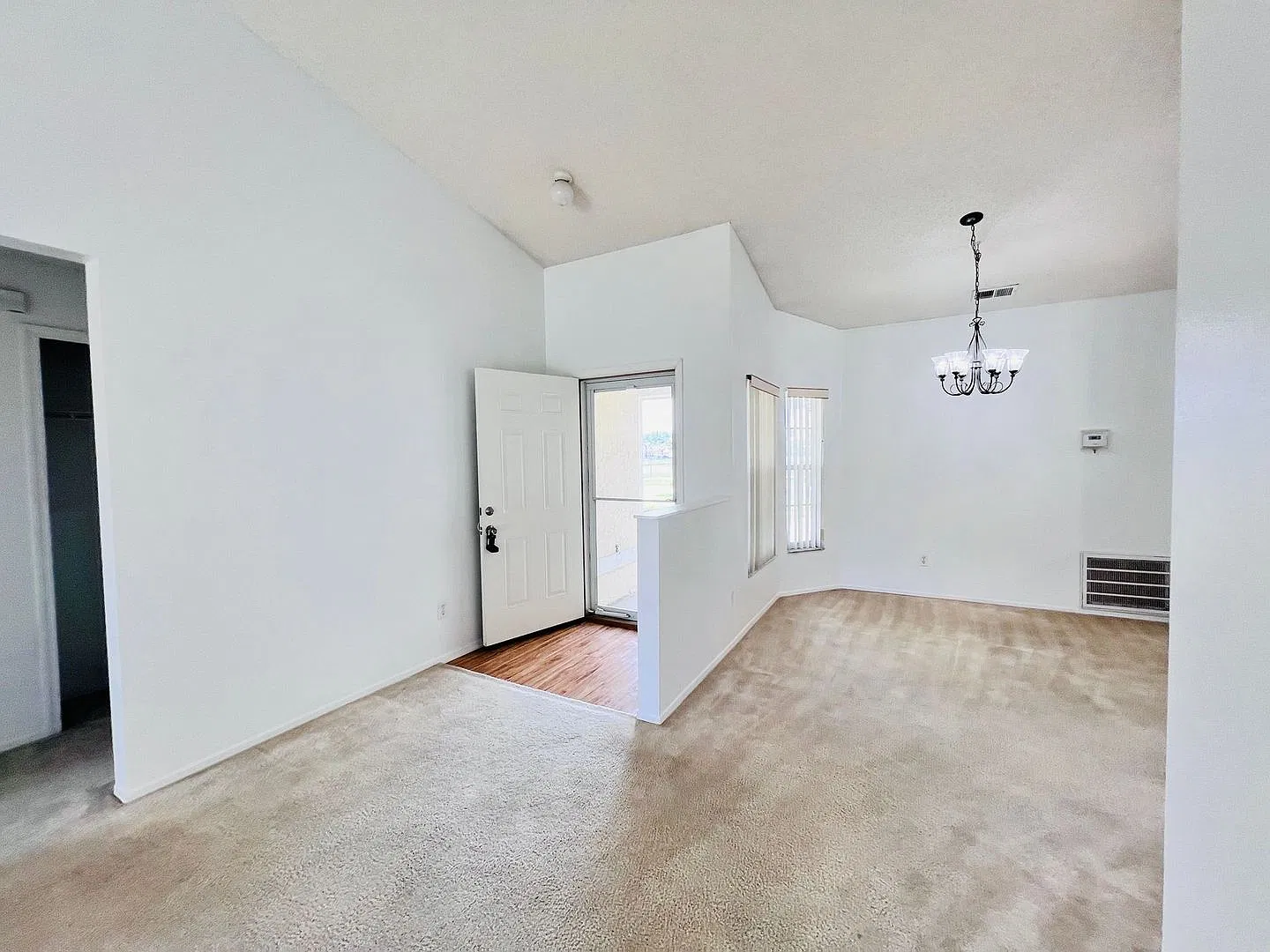 Kissimmee Single Family 3x2 Home! — Photo 3