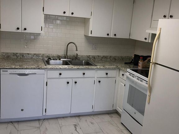 3rd image of 11620 Park Blvd