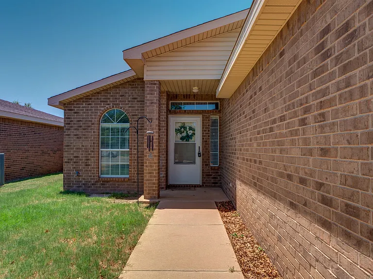 505 N Iola Ave — Photo 26
