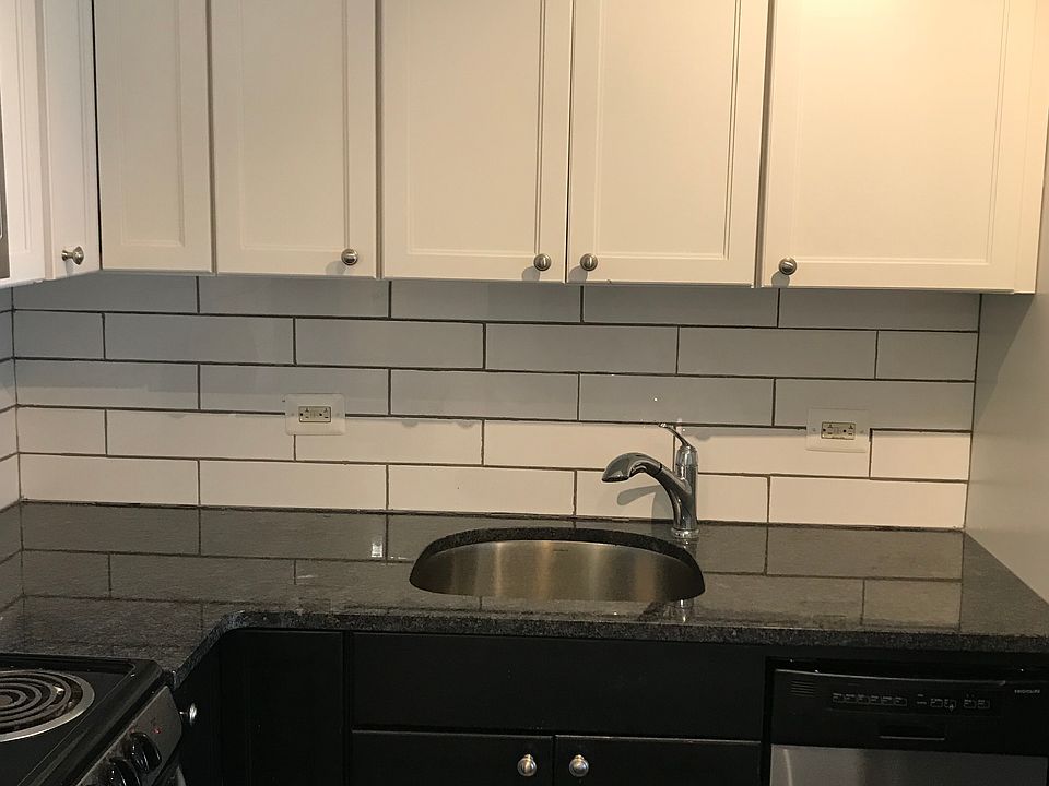 2nd image of 1660 N Lasalle St #1403