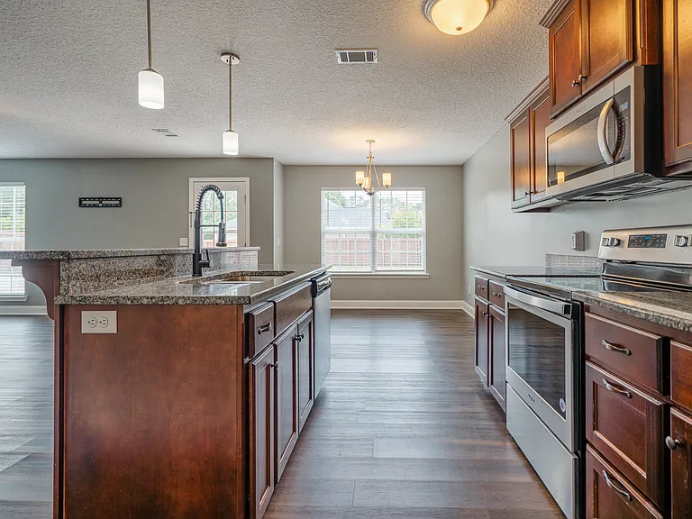 717 Highgrove Ct — Photo 12