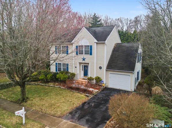 75 Heather Glen Lane, Groton, CT 06355