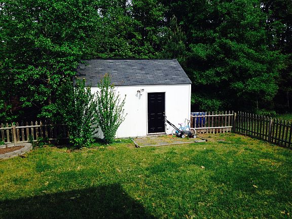 3rd image of 912 Stonemeadow Dr