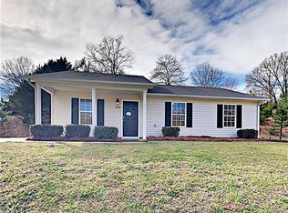 2516 Pine Bark Ct, Gastonia, NC 28052