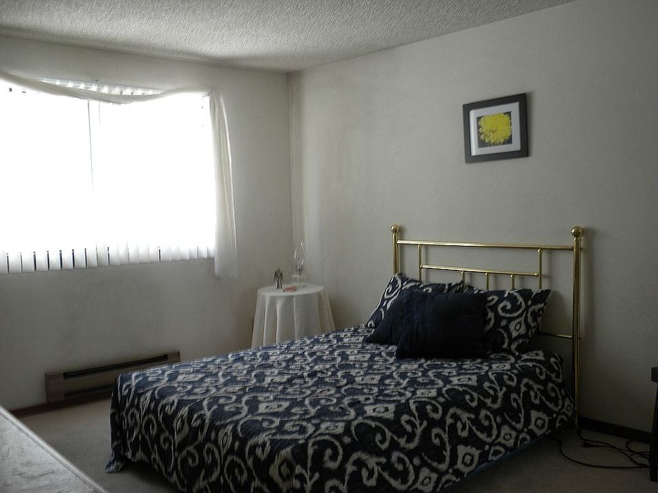 1 of 2 bedrooms