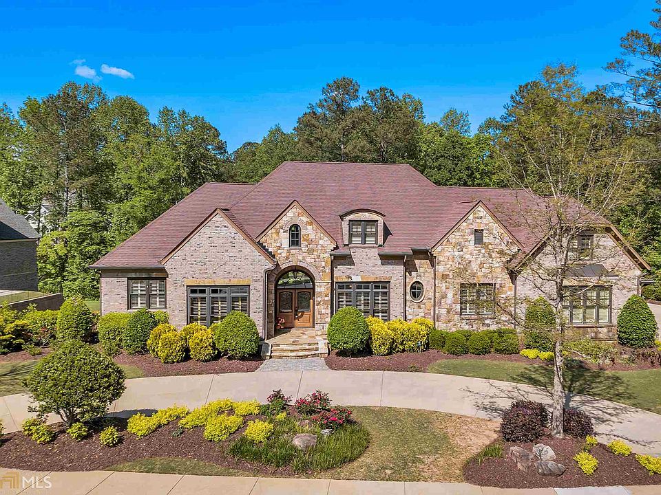 2nd image of 709 Creekside Bnd