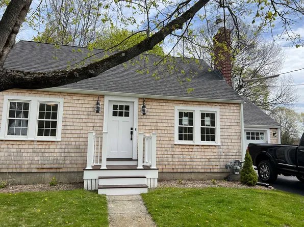 41 Village Rd, Weymouth, MA 02189
