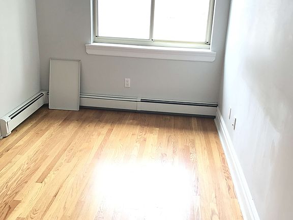 3rd image of 2229 19th St #2