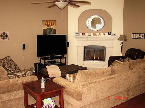 4th image of 2209 Zavalla Dr