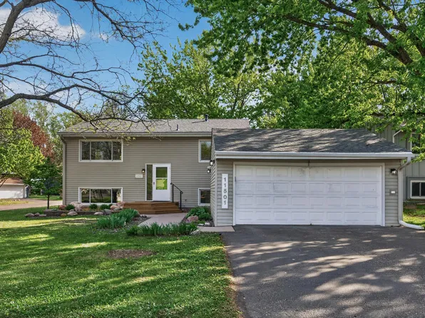 11501 Red Fox Dr, Osseo, MN 55369