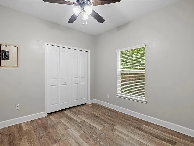 25726 SW 19th Ave — Photo 5