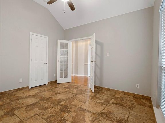 5th image of 1704 Bramble Creek Dr